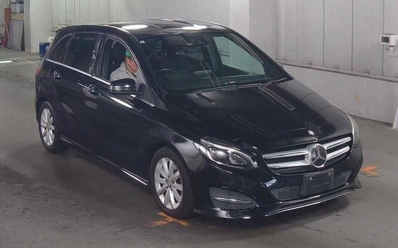 Used Mercedes B180 Premium 122 HP (89 kW) 2017 MPV
