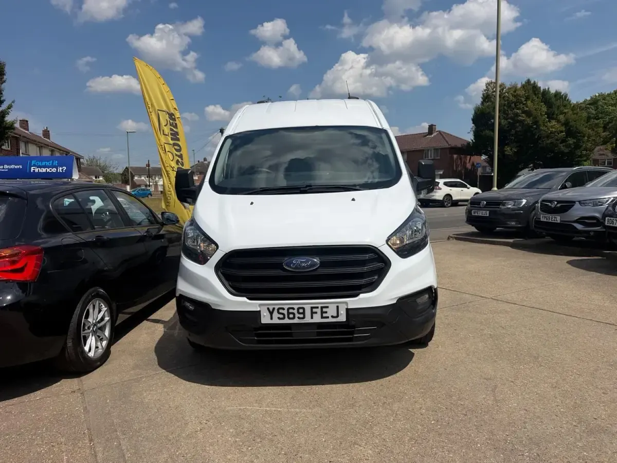 Used Ford Transit Custom 105 HP (77 kW) 2020 White Van