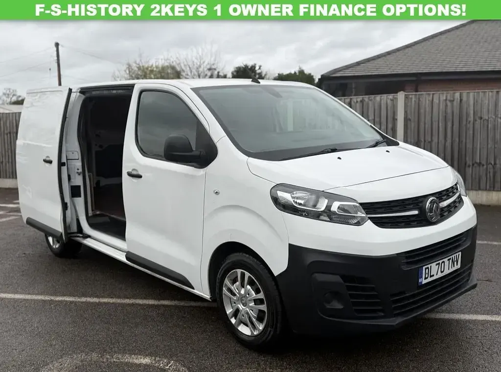 Used Vauxhall Vivaro S 100 HP (73 kW) 2020 White MPV