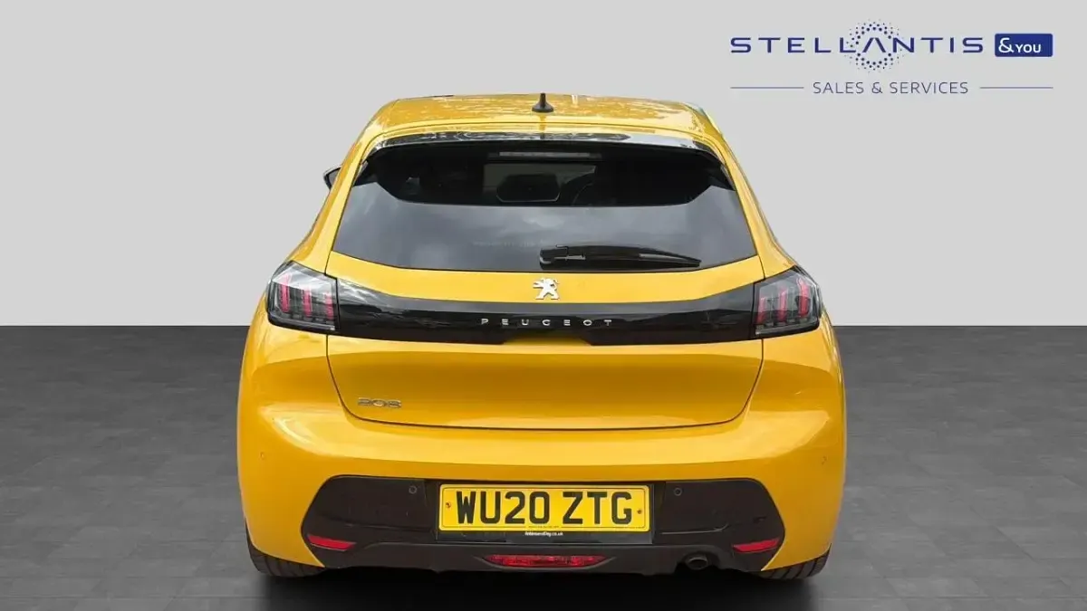 Used Peugeot 208 Allure 99 HP (72 kW) 2020 Yellow Hatchback