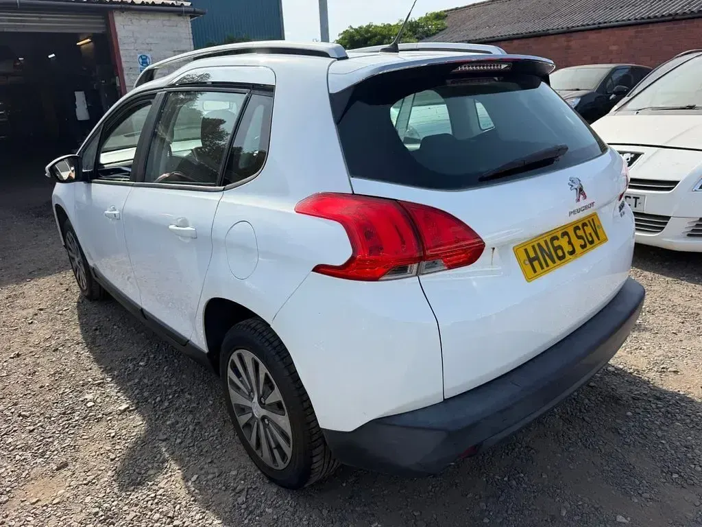 Used Peugeot 2008 Active 92 HP (67 kW) 2014 White SUV