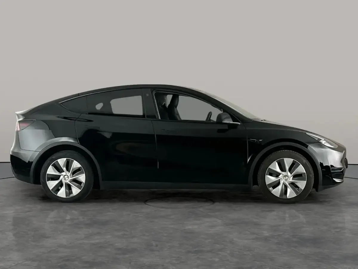 Used Tesla Model Y Long Range AWD 378 kW (514 HP) 2022 Black SUV