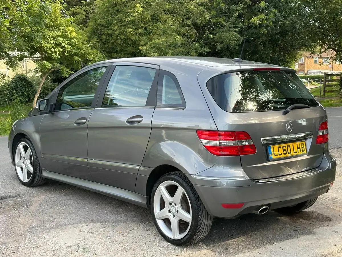 Used Mercedes B180 2010 Grey MPV