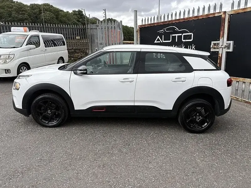 Used Citroën C4 Cactus Feel 81 HP (59 kW) 2018 White Hatchback