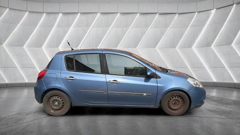 Used Renault Clio II Expression 2009 Blue Hatchback