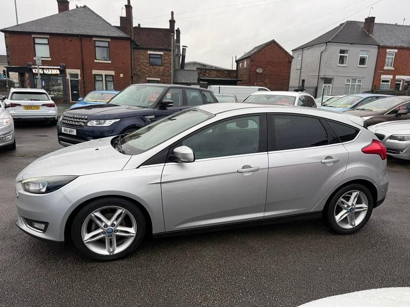 Used Ford Focus Titanium 120 HP (88 kW) 2015 Silver Hatchback