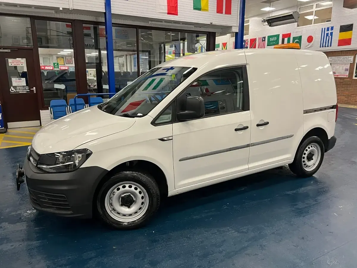 Used VW Caddy Startline 102 HP (75 kW) 2017 White MPV