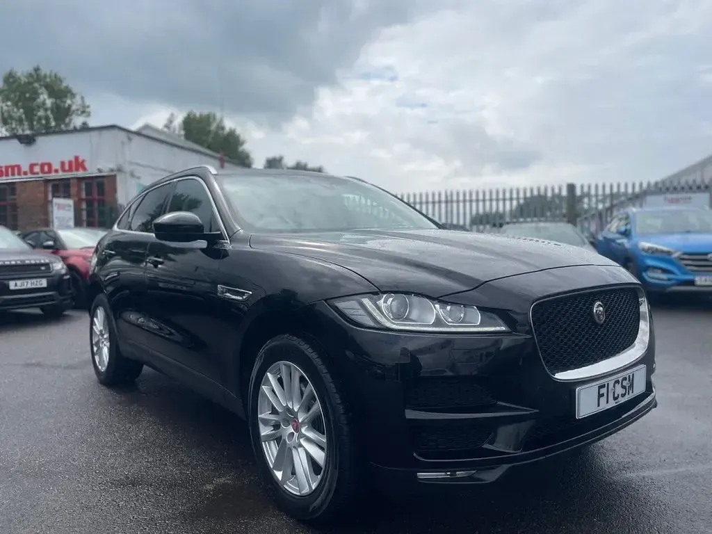Used Jaguar F-Pace Portfolio 240 HP (176 kW) 2019 Black SUV