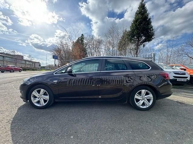 Used Vauxhall Astra SRi 163 HP (119 kW) 2014 Brown Estate