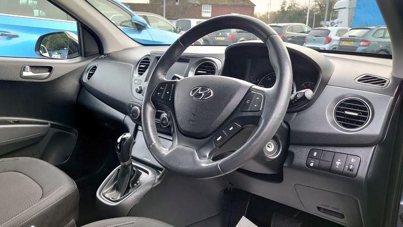 Used Hyundai i10 Premium SE 87 HP (63 kW) 2017 Grey Hatchback