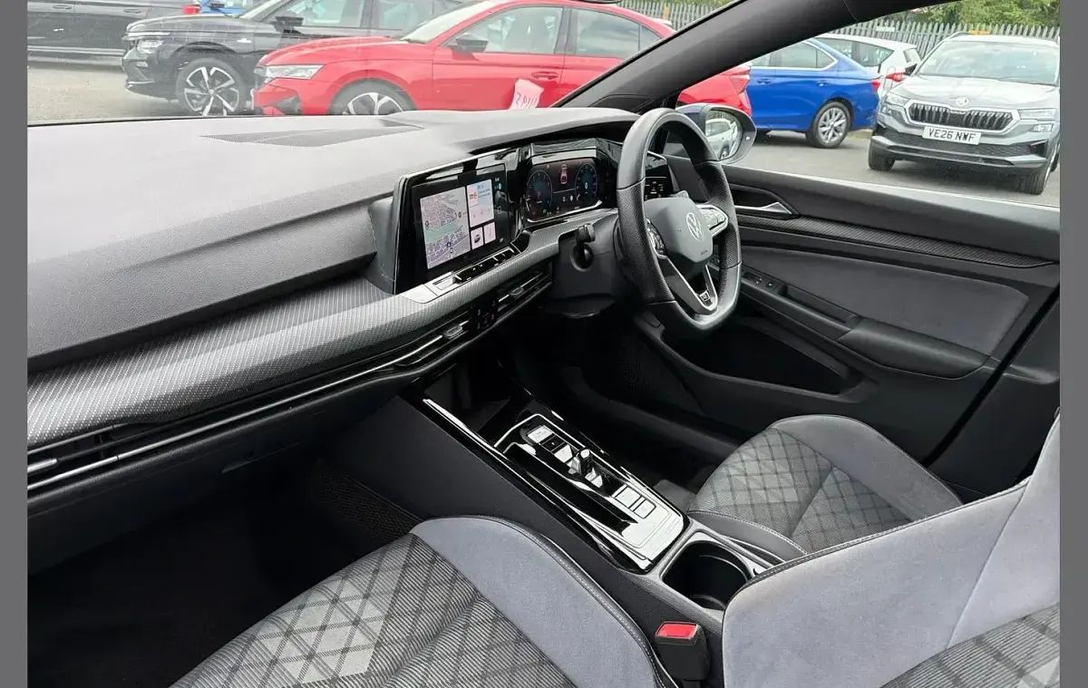 Used VW Golf VIII R-line 147 HP (108 kW) 2023 Blue Hatchback