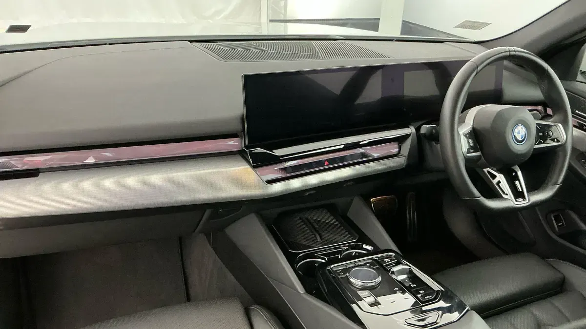 Used BMW i5 M Sport 250 kW (340 HP) 2024 White Sedan
