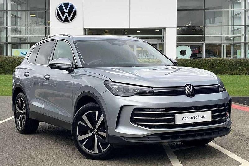 Silver Used 2025 VW Tiguan Elegance SUV | £33,795 (A bit pricey) - Image 1/4
