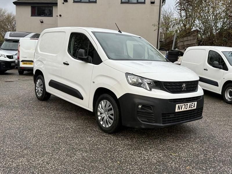 White Used 2020 Peugeot Partner MPV | £7,290 (Fair price) - Image 1/4