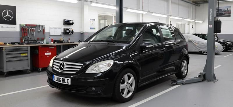 Used Mercedes B200 SE 2014 Black MPV