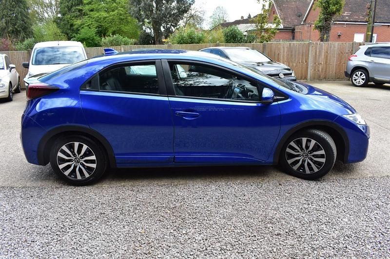 Begagnad Honda Civic SE Plus 2016 Blå Halvkombi