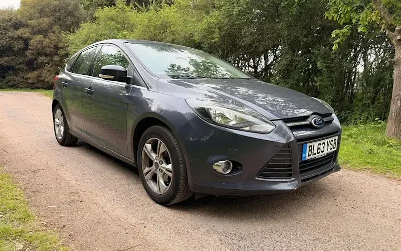 Begagnad Ford Focus Zetec 105 HK (77 kW) 2014 Halvkombi