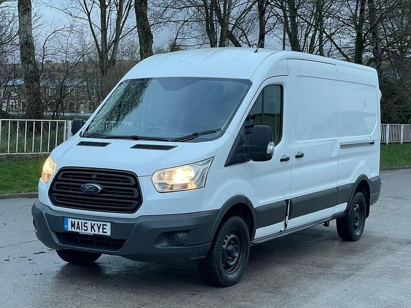Usado Ford Transit 125 HP (91 kW) 2015 Branco Van