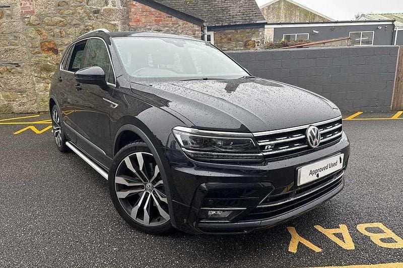 Black Used 2019 VW Tiguan R-line SUV | £24,495 (Good price) - Image 1/4