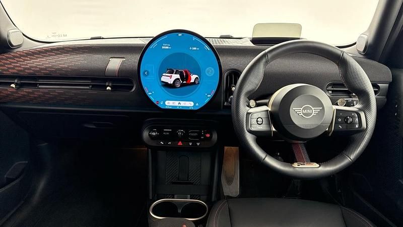 Używany Mini Cooper Hatch 154 KM (113 kW) 2024 Biały Hatchback