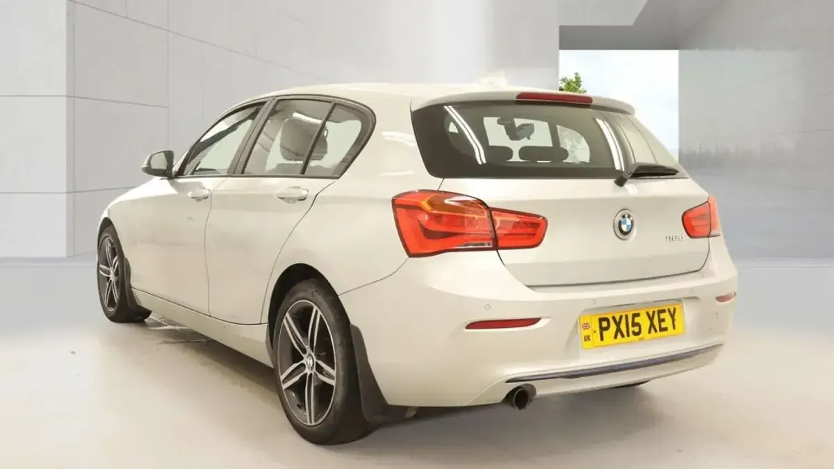 Used BMW 118 Sport Line 2015 Silver Hatchback