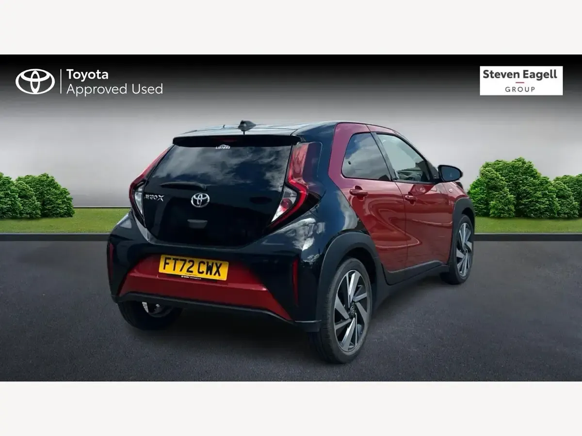 Used Toyota Aygo X 72 HP (52 kW) 2023 Red SUV