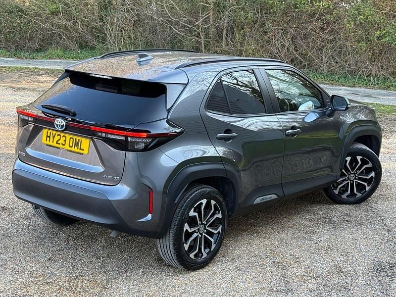 Used Toyota Yaris Hybrid Design 116 HP (85 kW) 2023 Decuma grey SUV