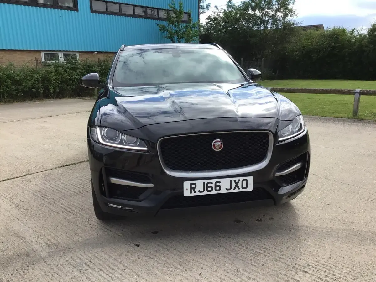 Used Jaguar F-Pace R-Sport 180 HP (132 kW) 2016 Black SUV