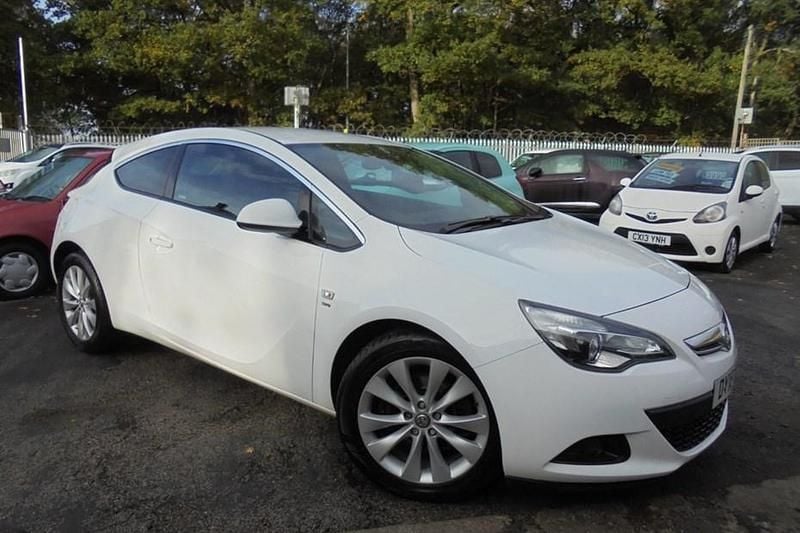Used Vauxhall Astra GTC SRi 140 HP (102 kW) 2018 Coupe