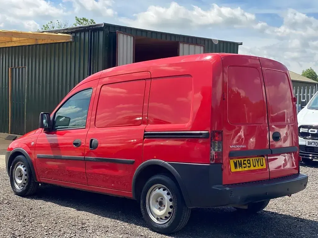 Used Vauxhall Combo 75 HP (55 kW) 2010 Red MPV