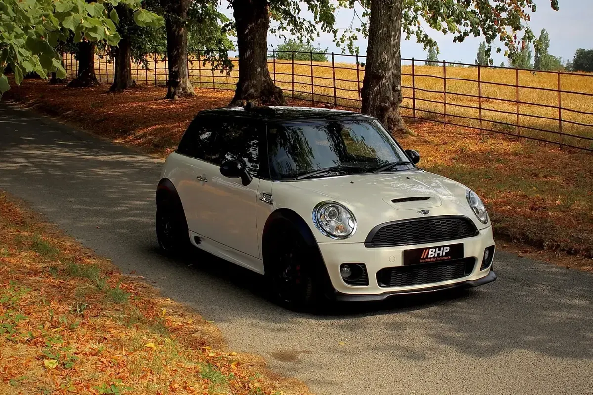 Used Mini John Cooper Works Hatch 2010 White Hatchback