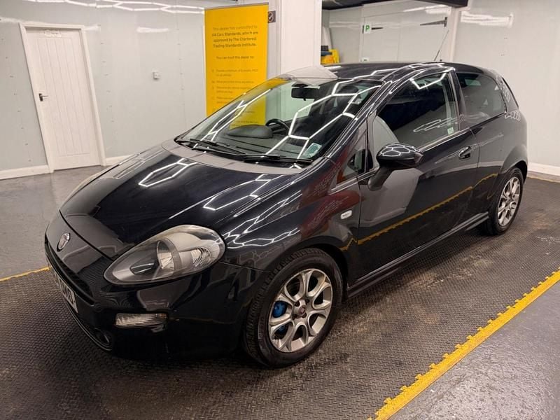 Used Fiat Punto 69 HP (50 kW) 2014 Black Hatchback