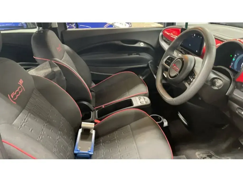 Used Fiat 500e Red 69 kW (95 HP) 2022 Hatchback