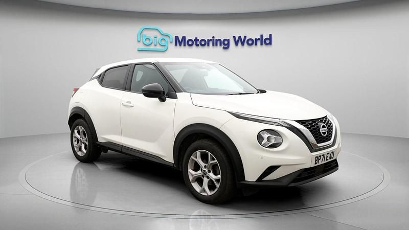 Used Nissan Juke N-Connecta 114 HP (83 kW) 2022 White SUV