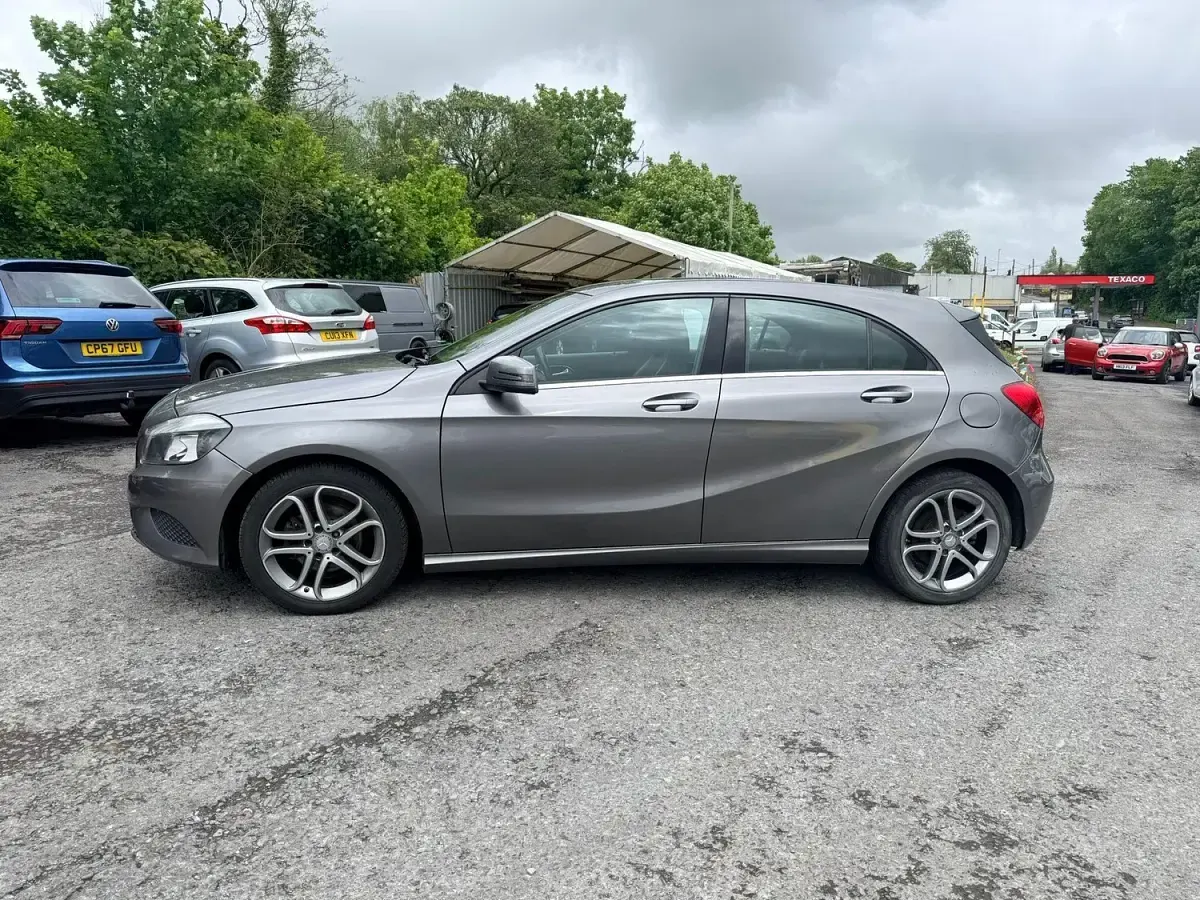 Used Mercedes A180 109 HP (80 kW) 2014 Grey Hatchback