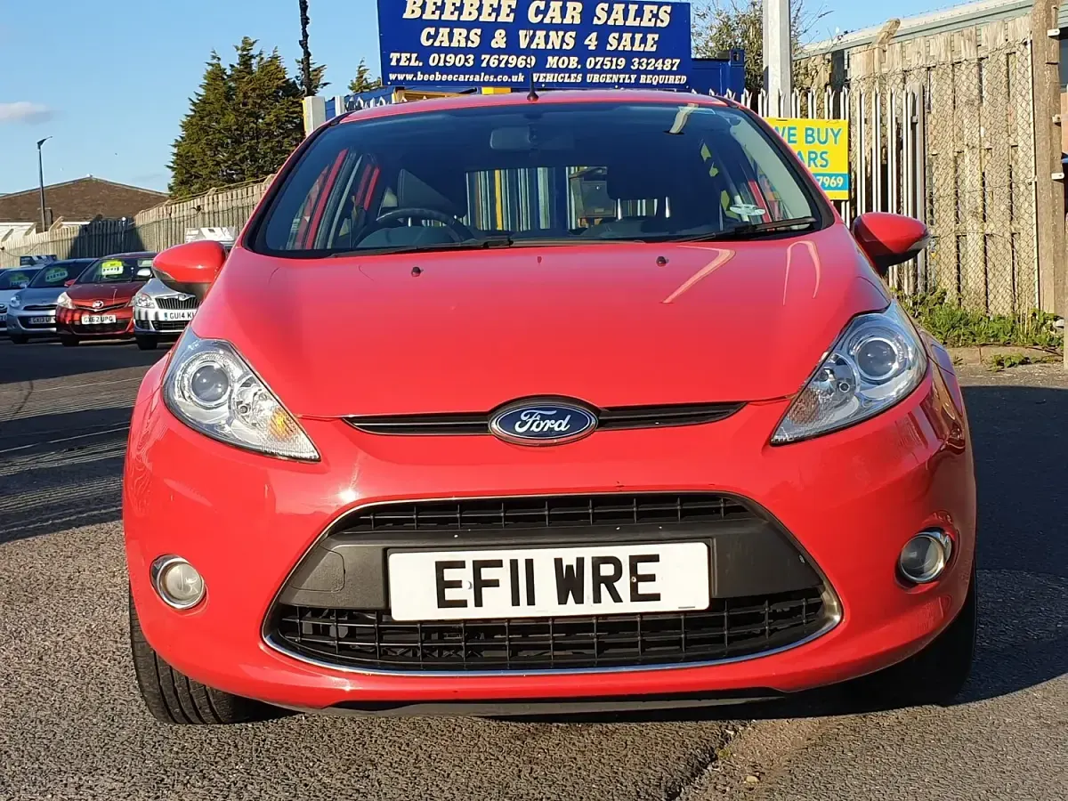 Used Ford Fiesta Zetec 96 HP (70 kW) 2011 Red Hatchback
