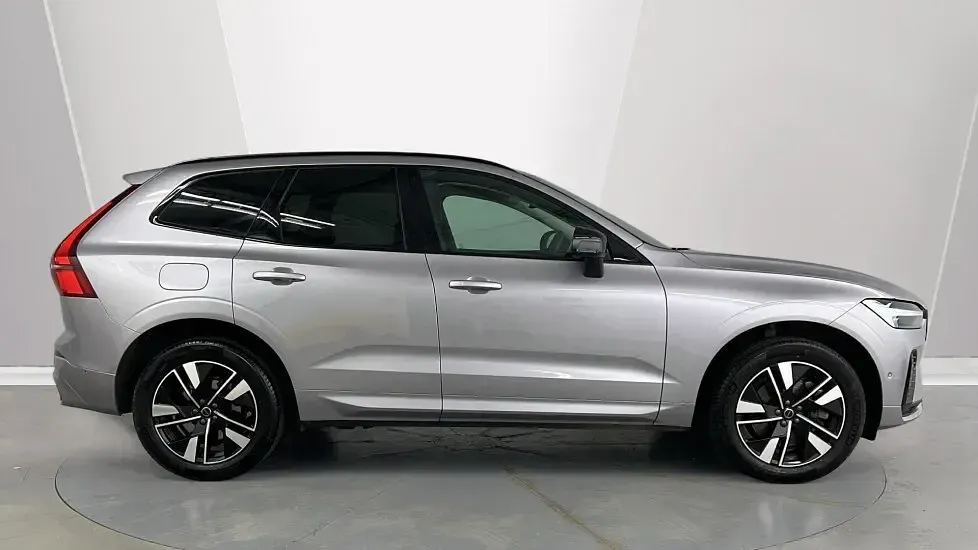 Used Volvo XC60 Plus 247 HP (181 kW) 2025 Silver SUV