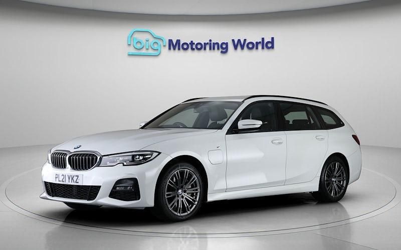 Used BMW 330e M Sport 292 HP (214 kW) 2021 White Estate