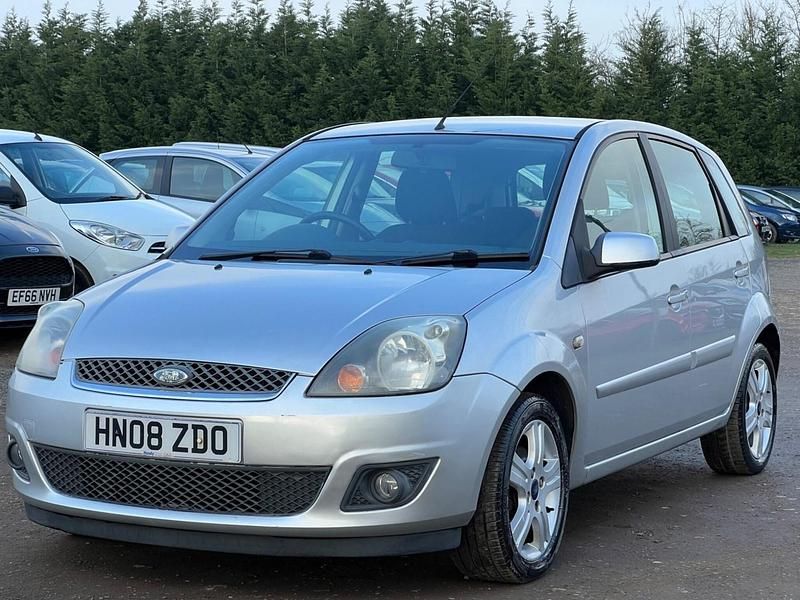 Usado Ford Fiesta Zetec 2008 Prateado Citadino