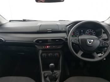 Used Dacia Sandero Essentiel 67 HP (49 kW) 2021 White Hatchback