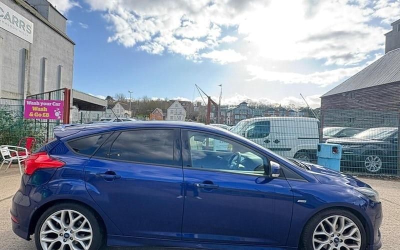 Used Ford Focus ST-Line 120 HP (88 kW) 2016 Hatchback