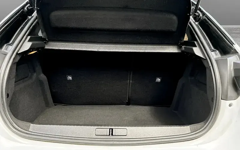 Used Vauxhall Corsa Ultimate 131 HP (96 kW) 2023 White Hatchback