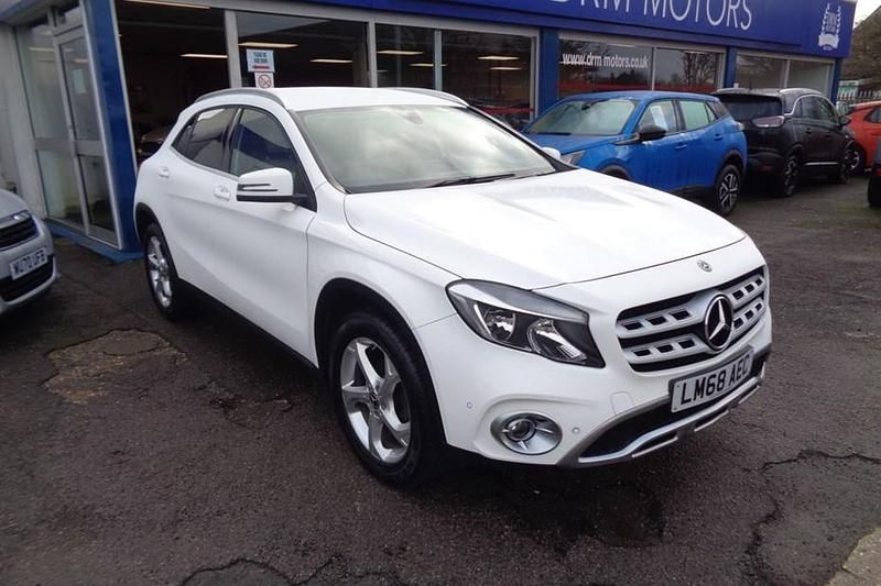 Used Mercedes GLA200 Executive 156 HP (114 kW) 2018 White SUV