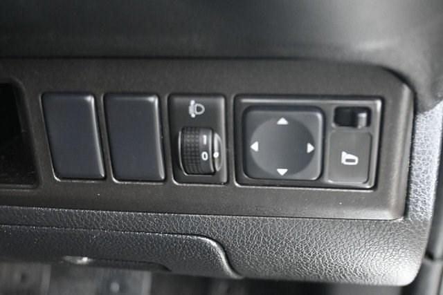 Used Nissan Note Acenta 88 HP (64 kW) 2009 Silver Hatchback