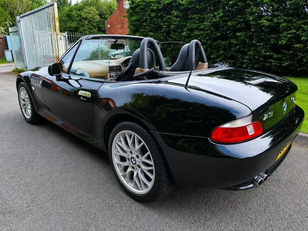 Used BMW Z3 Advantage 192 HP (141 kW) 2000 Black Cabriolet