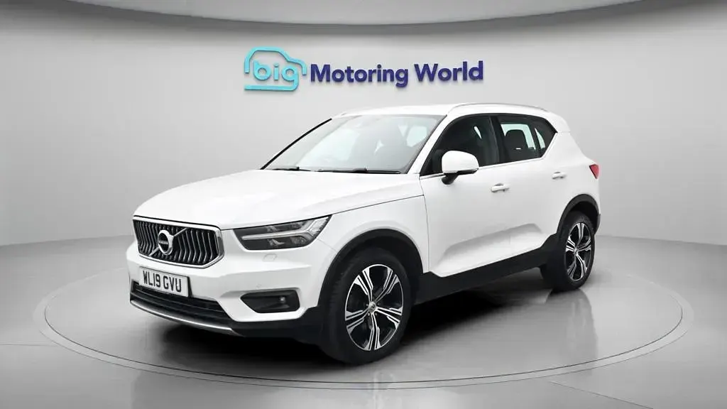 Used Volvo XC40 Inscription 150 HP (110 kW) 2019 White SUV