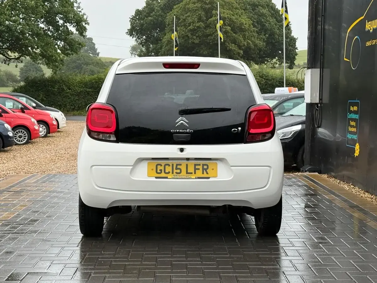 Used Citroën C1 Flair 82 HP (60 kW) 2015 White Hatchback