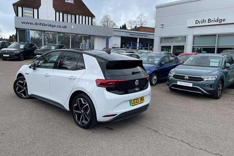 Used VW ID.3 Pro 150 kW (204 HP) 2023 White Hatchback
