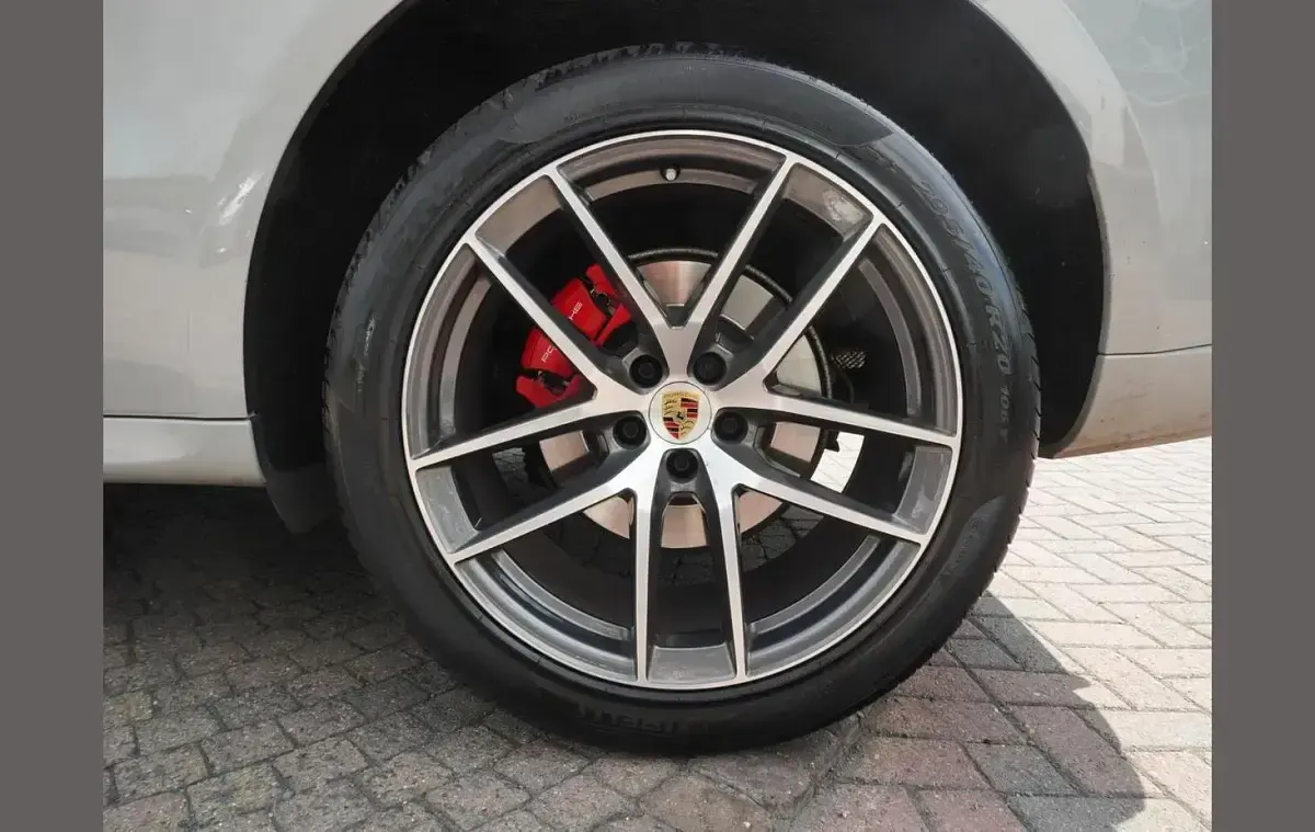 Used Porsche Macan S 374 HP (275 kW) 2023 Grey SUV