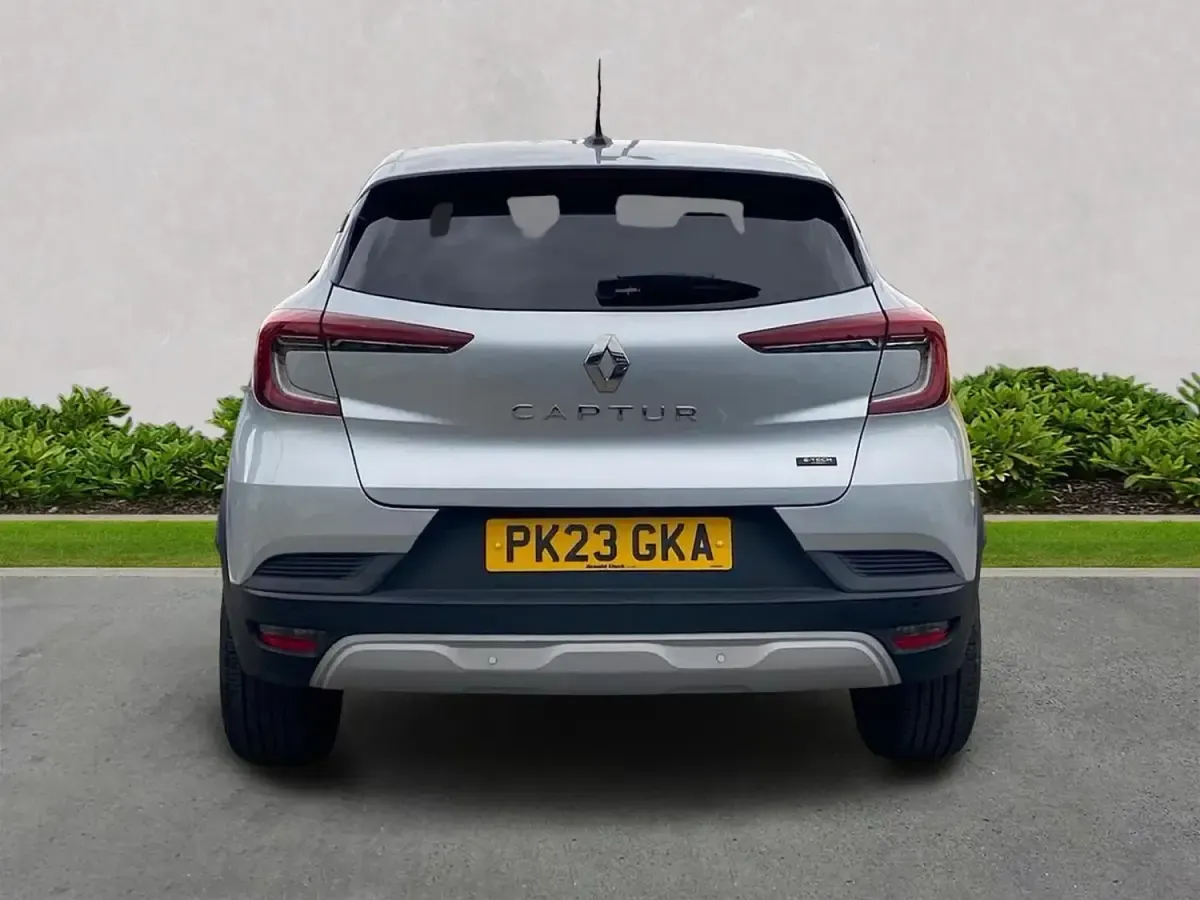 Second-hand Renault Captur Evolution 145 CP (106 kW) 2023 Gri SUV